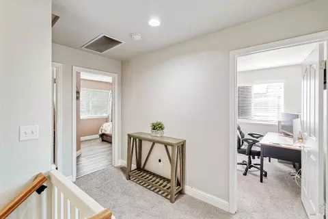 Entry Way - 1315 Jacobs Pl, Dixon, CA 95620 photo 3 of 4