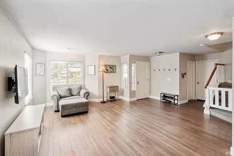 Living - 1315 Jacobs Pl, Dixon, CA 95620 photo 2 of 3