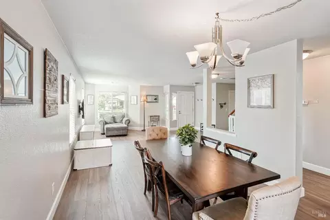 Dining - 1315 Jacobs Pl, Dixon, CA 95620 photo 3 of 4