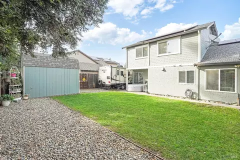 Exterior - 1315 Jacobs Pl, Dixon, CA 95620 photo 10 of 13