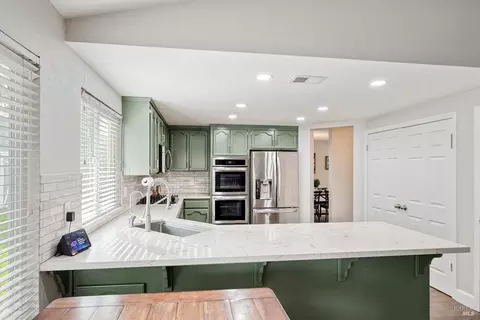 Kitchen - 1315 Jacobs Pl, Dixon, CA 95620 photo 5 of 6