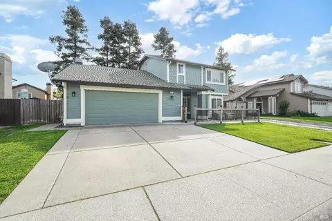 Exterior - 1315 Jacobs Pl, Dixon, CA 95620 photo 2 of 13