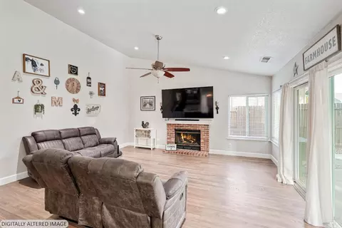 Living - 1315 Jacobs Pl, Dixon, CA 95620 photo 3 of 3