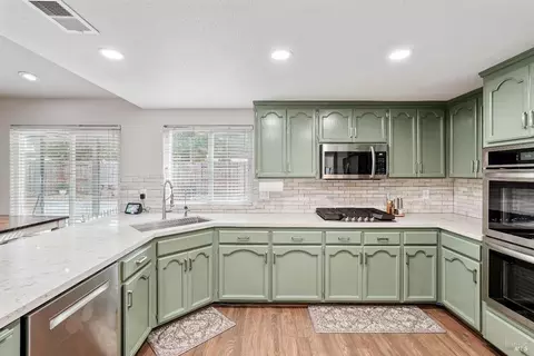 Kitchen - 1315 Jacobs Pl, Dixon, CA 95620 photo 2 of 6