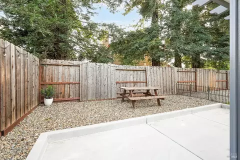 Exterior - 1315 Jacobs Pl, Dixon, CA 95620 photo 8 of 13