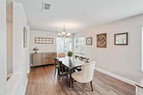 Dining - 1315 Jacobs Pl, Dixon, CA 95620 photo 1 of 4