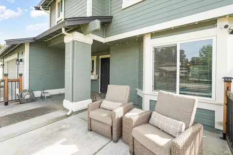 Exterior - 1315 Jacobs Pl, Dixon, CA 95620 photo 5 of 13