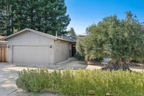 Exterior - 731 5th St E, Sonoma, CA 95476 photo 2 of 9