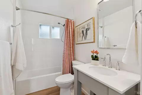 Bath - 731 5th St E, Sonoma, CA 95476 photo 3 of 4