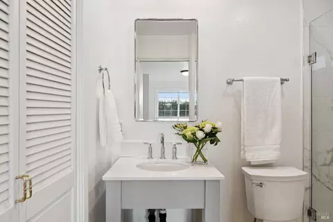 Bath - 731 5th St E, Sonoma, CA 95476 photo 1 of 4