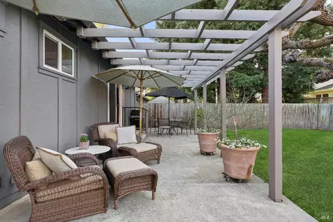 Exterior - 731 5th St E, Sonoma, CA 95476 photo 5 of 9