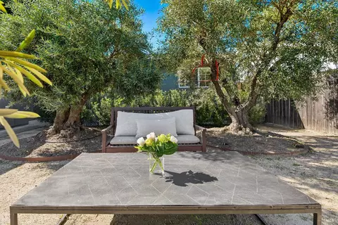 Exterior - 731 5th St E, Sonoma, CA 95476 photo 4 of 9