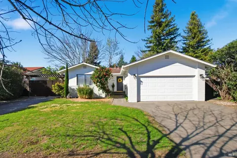 758 Pueblo Ave, Napa, CA 94558