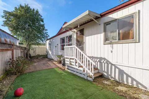 97 Kennedy Ln #26, Healdsburg, CA 95448