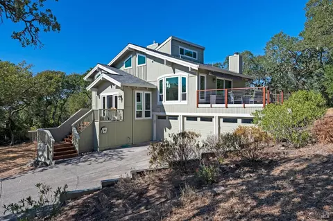 4727 Woodview Dr, Santa Rosa, CA 95405