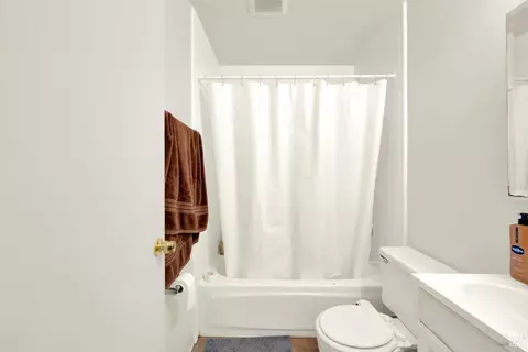 Bath - 724 Delaware St, Fairfield, CA 94533 photo 2 of 2