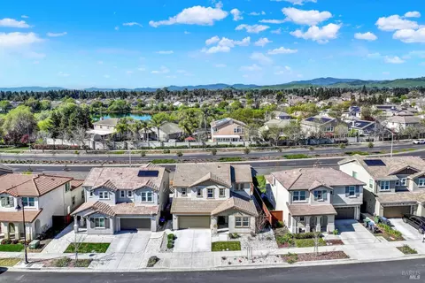 View/Area - 2952 Inspiration Dr, Fairfield, CA 94533 photo 2 of 12