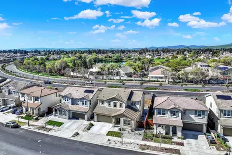 View/Area - 2952 Inspiration Dr, Fairfield, CA 94533 photo 3 of 12