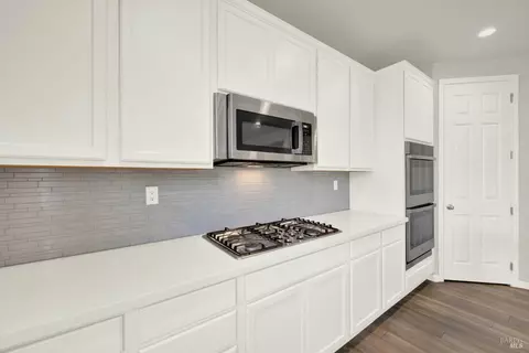 Kitchen - 2952 Inspiration Dr, Fairfield, CA 94533 photo 3 of 6