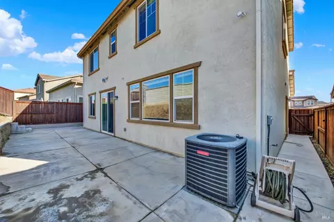 Exterior - 2952 Inspiration Dr, Fairfield, CA 94533 photo 9 of 11