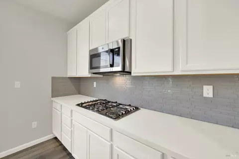 Kitchen - 2952 Inspiration Dr, Fairfield, CA 94533 photo 4 of 6