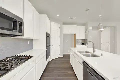 Kitchen - 2952 Inspiration Dr, Fairfield, CA 94533 photo 5 of 6