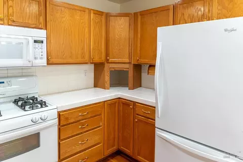 Kitchen - 8383 Lasalle Ave, Cotati, CA 94931 photo 4 of 9
