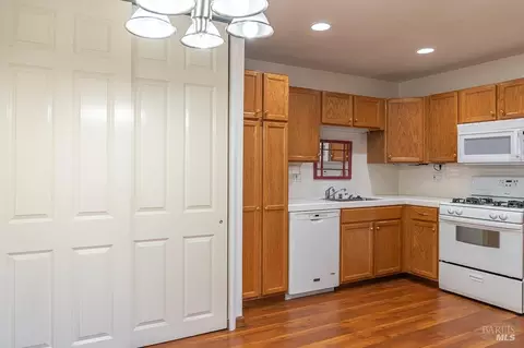 Kitchen - 8383 Lasalle Ave, Cotati, CA 94931 photo 6 of 9