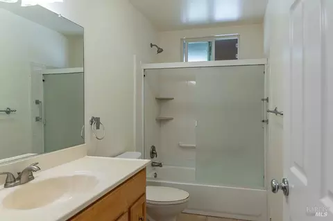 Bath - 8383 Lasalle Ave, Cotati, CA 94931 photo 1 of 1