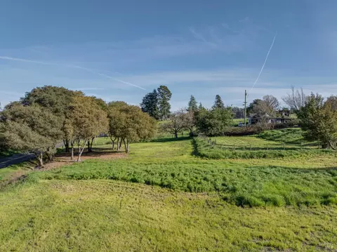9011 Cypress Ave, Cotati, CA 94931 photo 2