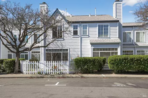 619 Commodore Dr, Richmond, CA 94804
