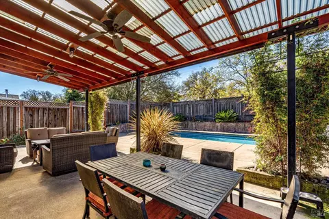 Exterior - 532 Walten Way, Windsor, CA 95492 photo 17 of 18