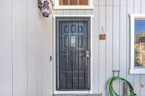 Entry Way - 532 Walten Way, Windsor, CA 95492 photo 1 of 8