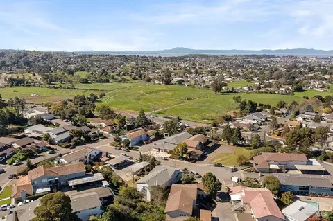 View/Area - 118 Yorkshire Ct, Vallejo, CA 94591 photo 4 of 4