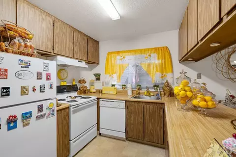 Kitchen - 118 Yorkshire Ct, Vallejo, CA 94591 photo 2 of 5