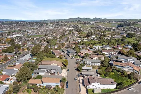 View/Area - 118 Yorkshire Ct, Vallejo, CA 94591 photo 3 of 4