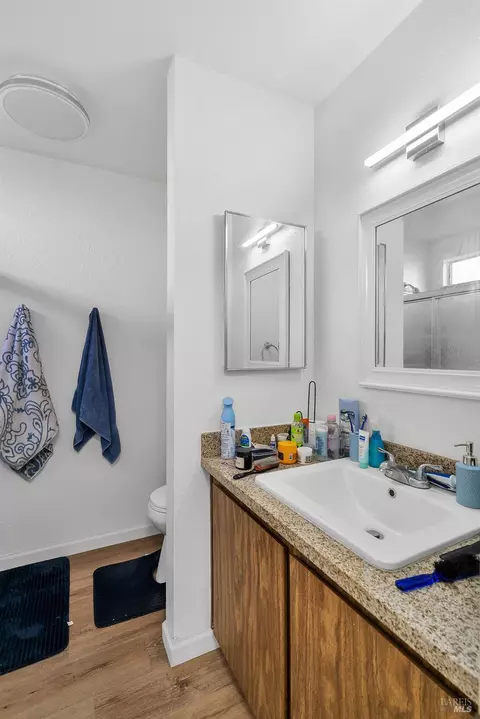 Bath - 118 Yorkshire Ct, Vallejo, CA 94591 photo 5 of 9