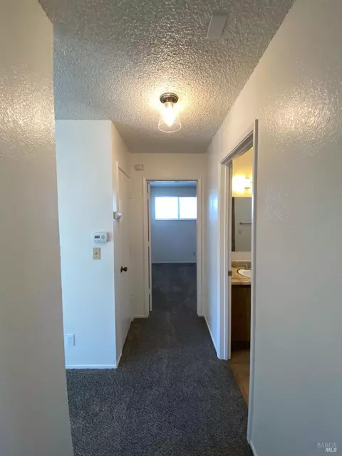 Entry Way - 118 Yorkshire Ct, Vallejo, CA 94591 photo 3 of 3