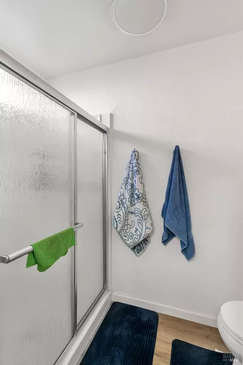Bath - 118 Yorkshire Ct, Vallejo, CA 94591 photo 6 of 9