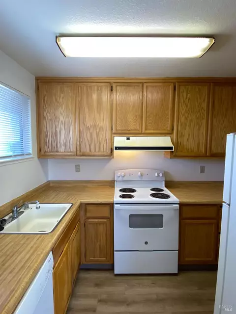 Kitchen - 118 Yorkshire Ct, Vallejo, CA 94591 photo 5 of 5