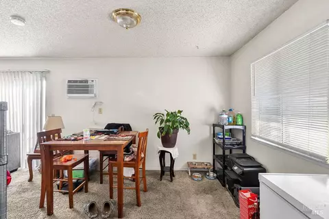 Dining - 118 Yorkshire Ct, Vallejo, CA 94591 photo 2 of 2