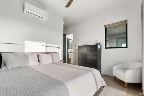 Bedroom - 22700 Walling Rd, Geyserville, CA 95441 photo 2 of 3