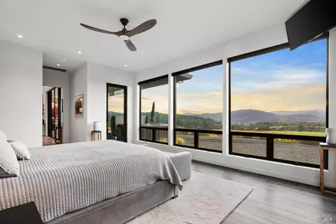 Bedroom - 22700 Walling Rd, Geyserville, CA 95441 photo 3 of 3
