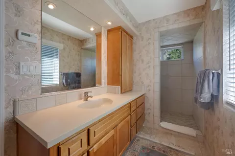 Bath - 5455 Sierra Grande Dr, Bodega Bay, CA 94923 photo 3 of 5