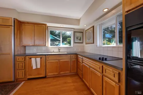 Kitchen - 5455 Sierra Grande Dr, Bodega Bay, CA 94923 photo 4 of 6
