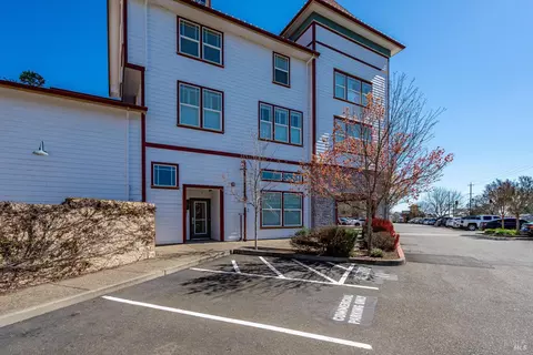 Exterior - 472 Emily Rose Cir, Windsor, CA 95492 photo 3 of 10