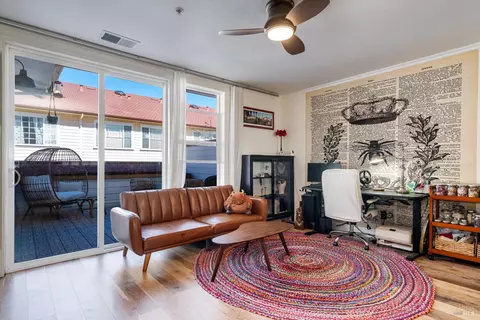 Living - 472 Emily Rose Cir, Windsor, CA 95492 photo 2 of 8