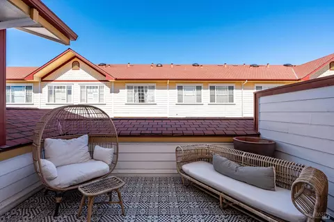 Exterior - 472 Emily Rose Cir, Windsor, CA 95492 photo 4 of 10