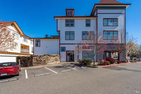 472 Emily Rose Cir, Windsor, CA 95492