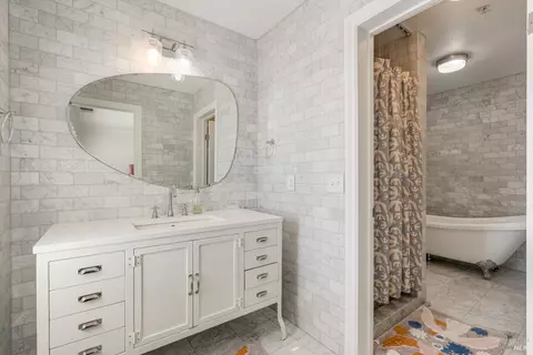 Bath - 472 Emily Rose Cir, Windsor, CA 95492 photo 1 of 7